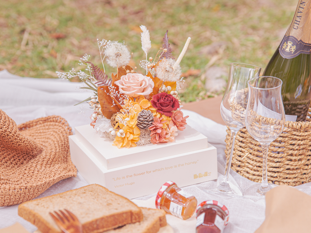 flower box and champagne