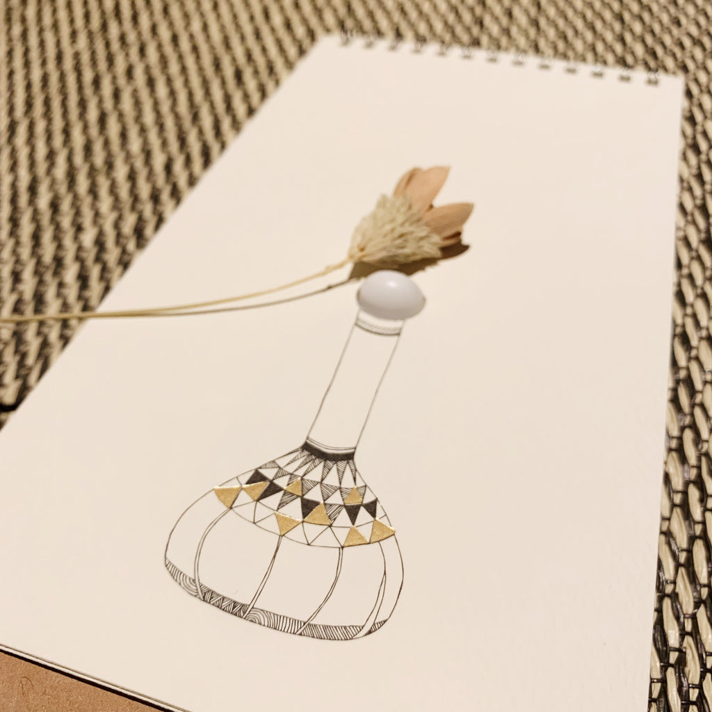 flip vase with flower and vase design